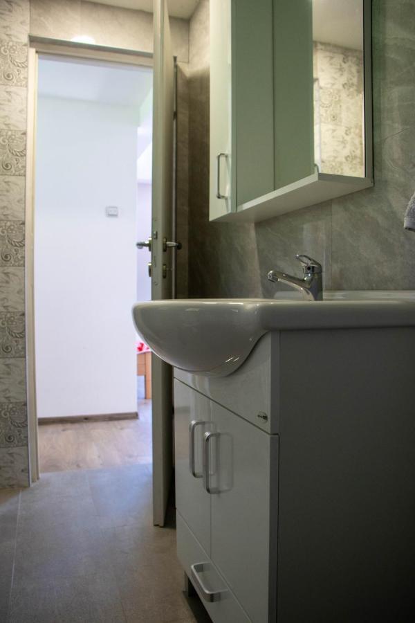 Big Mama'S Apartments Конич Екстериор снимка