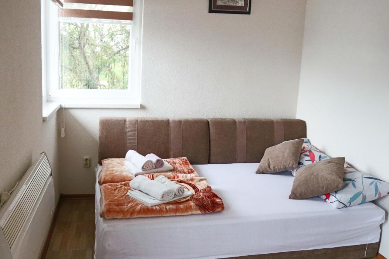Big Mama'S Apartments Конич Екстериор снимка